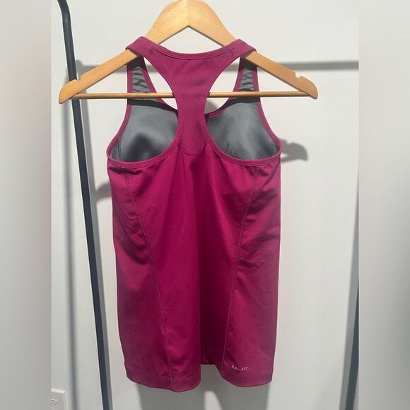 Nike Razorback Tank - Picture 4 of 5